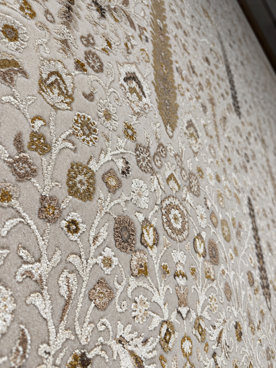 Moder Çiçek Desenli Krem-Gold-Vizon Halı 200 x 290 CM