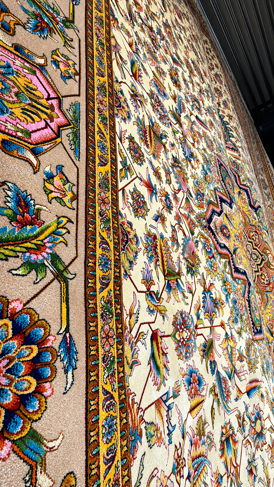 İthal İpek Halı Bej-Krem 200 x 300 El Dokuma