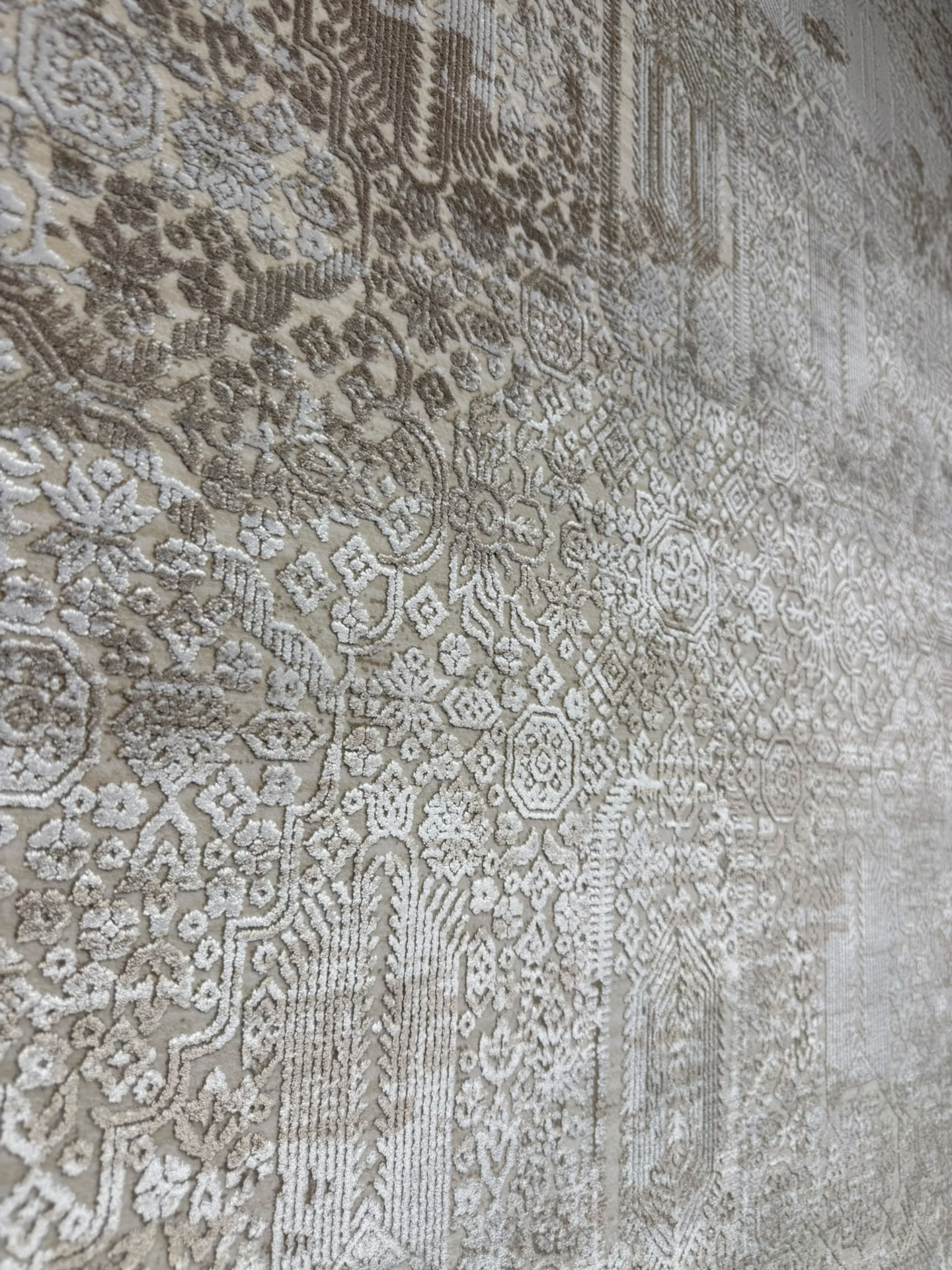 Krem Vizon Kabartma Desenli Modern Halı 200 × 290 cm
