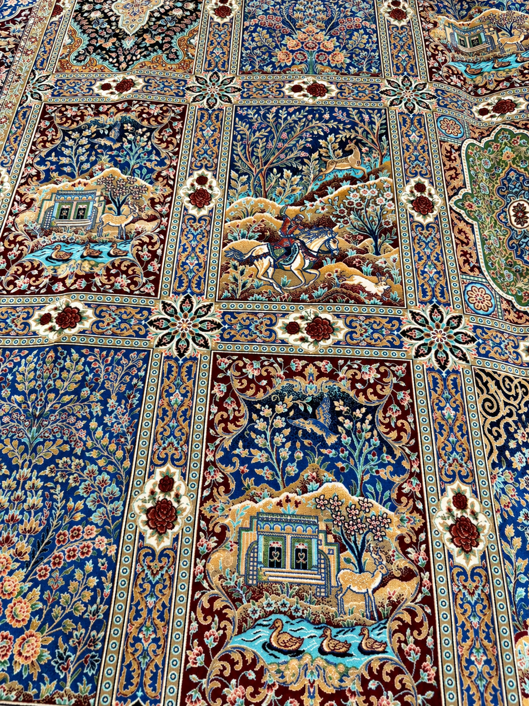 İthal İpek Lacivert Çok Renkli Klasik Desenli Halı 200 x 300 CM