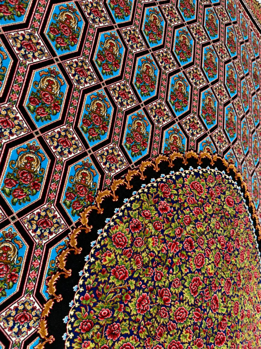 Premium Saray Bahçesi İthal İpek Halı – Gül Kurusu-Siyah-Bordo-Turkuaz 150 × 210 CM